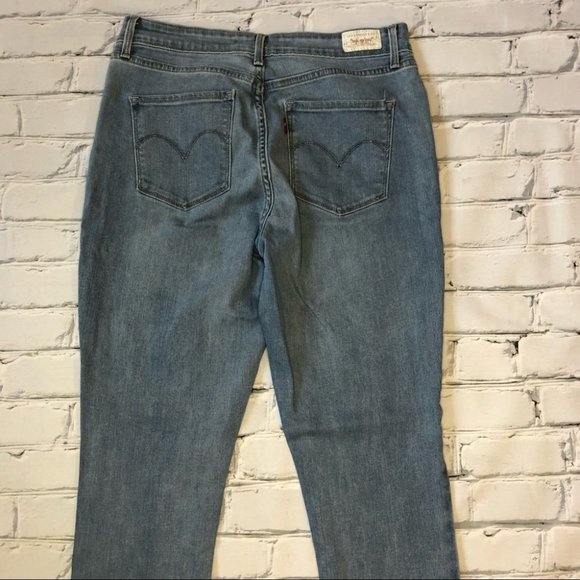 Levi’s Jean Hi Rise Skinny - Picture 8 of 9